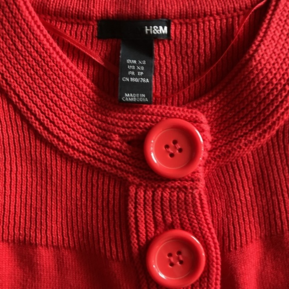 NWOT H&M Cherry Red Knit Cardigan | Chunky Big Buttons | 3/4 Sleeve | sz XS - Picture 8 of 8